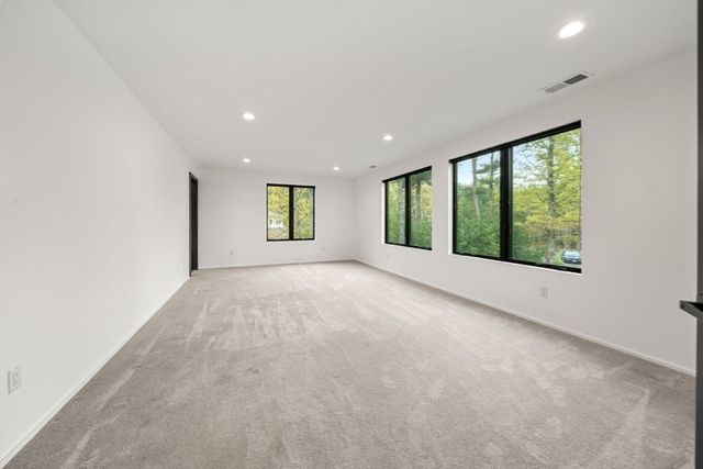 3 Kestrel Way, Carver, MA 02330