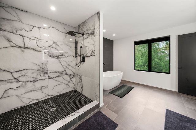 3 Kestrel Way, Carver, MA 02330