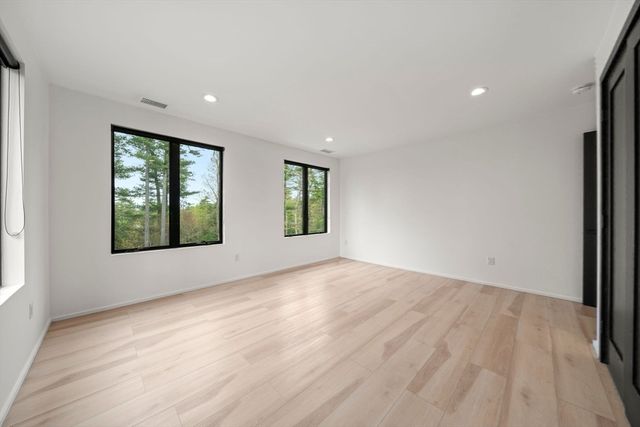 3 Kestrel Way, Carver, MA 02330