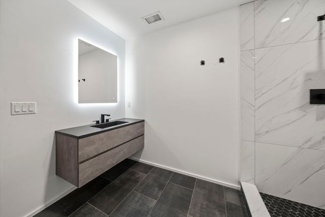 3 Kestrel Way, Carver, MA 02330