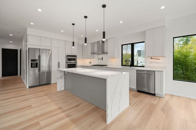 3 Kestrel Way, Carver, MA 02330