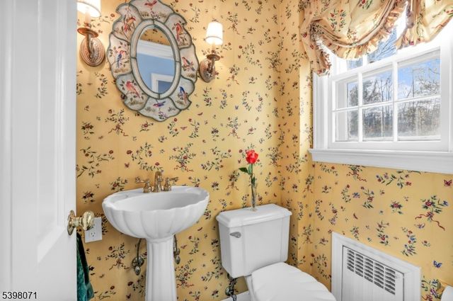 90 Jacobus Ave, Little Falls Twp., NJ 07424