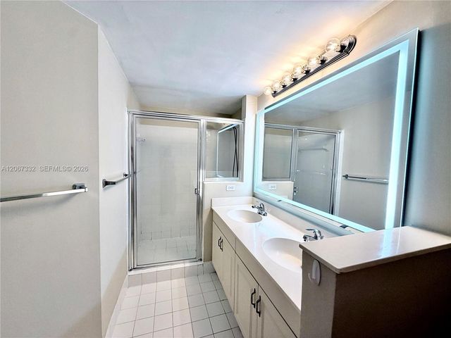 17100 N Bay Road 1105, Sunny Isles Beach, FL 33160