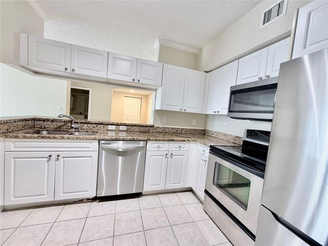 17100 N Bay Road 1105, Sunny Isles Beach, FL 33160