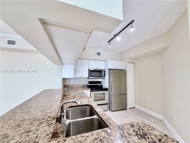17100 N Bay Road 1105, Sunny Isles Beach, FL 33160