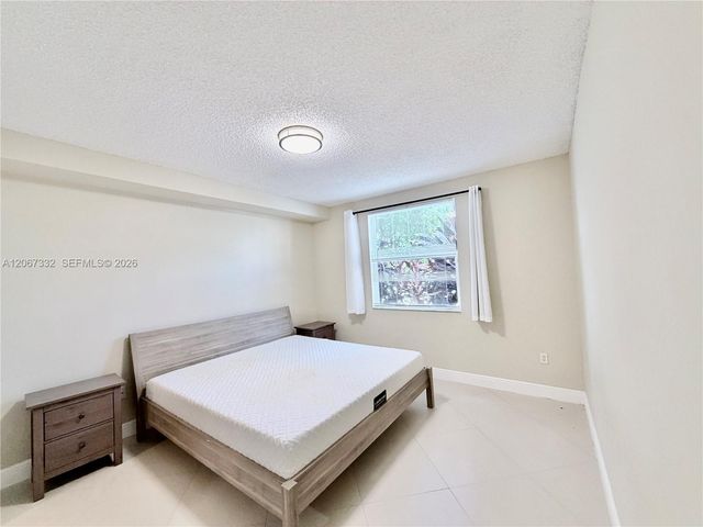 17100 N Bay Road 1105, Sunny Isles Beach, FL 33160
