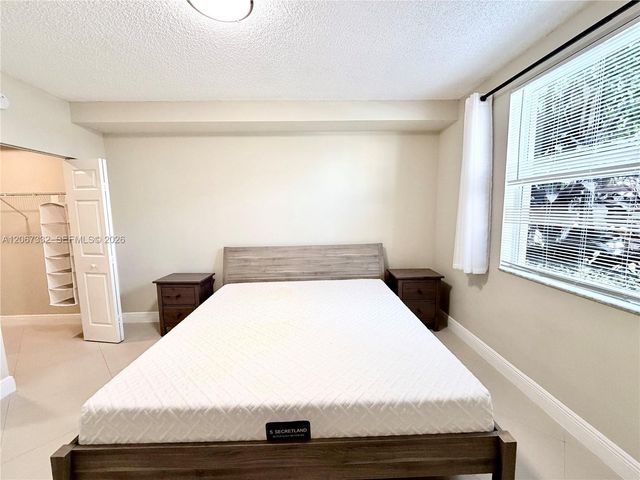 17100 N Bay Road 1105, Sunny Isles Beach, FL 33160