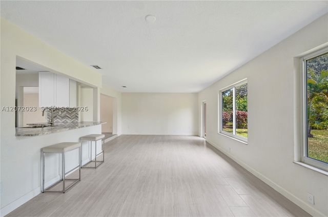 1524 NE 37th St, Oakland Park, FL 33334