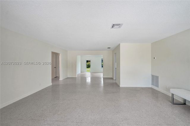 1524 NE 37th St, Oakland Park, FL 33334