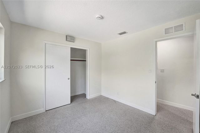 1524 NE 37th St, Oakland Park, FL 33334