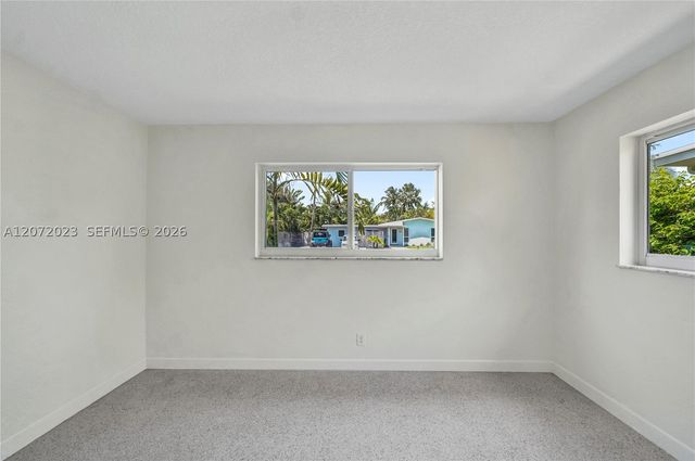 1524 NE 37th St, Oakland Park, FL 33334
