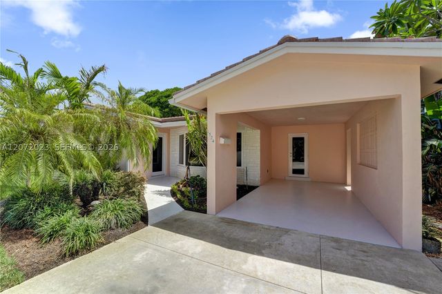 1524 NE 37th St, Oakland Park, FL 33334