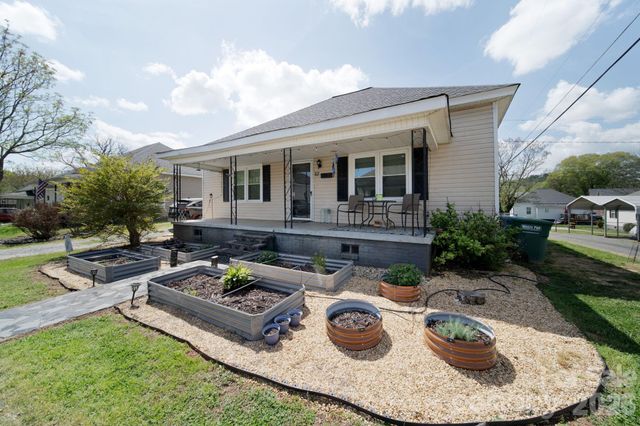 67 4th Street, Cramerton, NC 28032