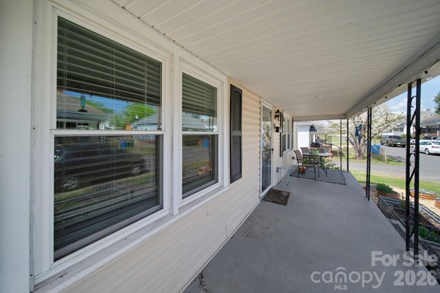 67 4th Street, Cramerton, NC 28032