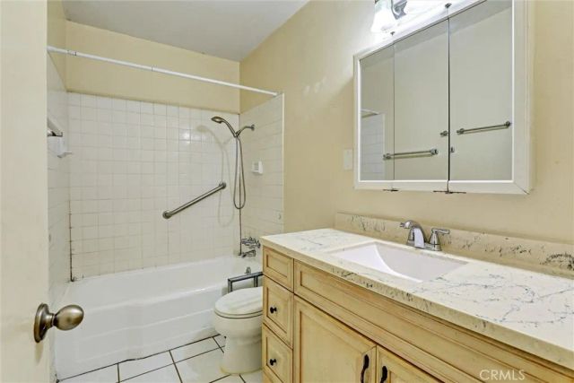 8036 Radford, North Hollywood, CA 91605
