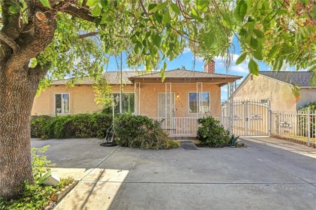 8036 Radford, North Hollywood, CA 91605