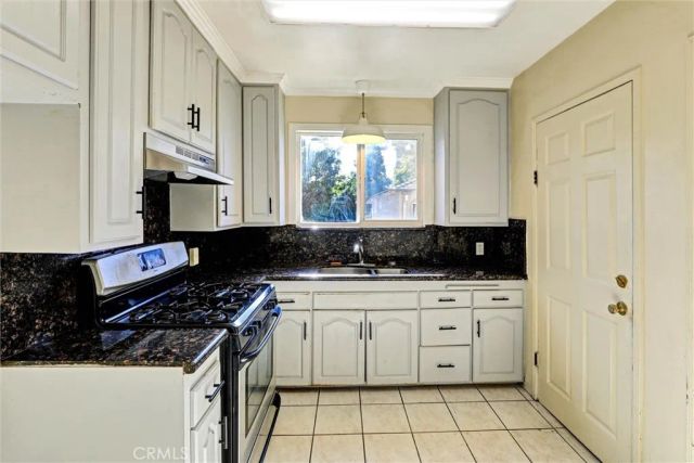 8036 Radford, North Hollywood, CA 91605