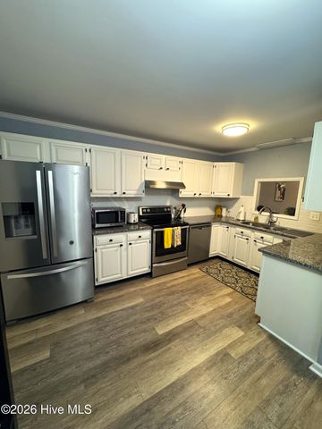 2 Palmetto Place, Greenville, NC 27858