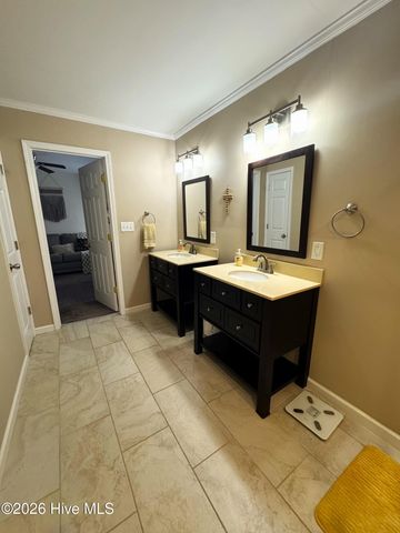 2 Palmetto Place, Greenville, NC 27858