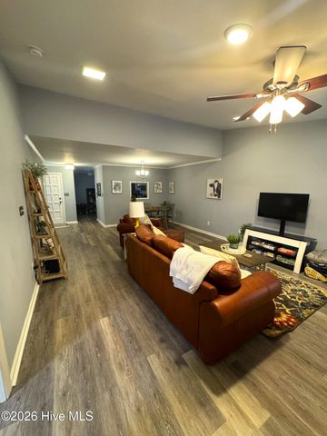 2 Palmetto Place, Greenville, NC 27858