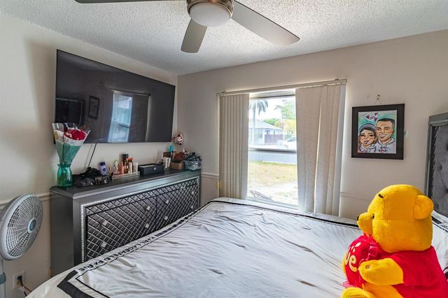 513 El Vedado, West Palm Beach, FL 33405