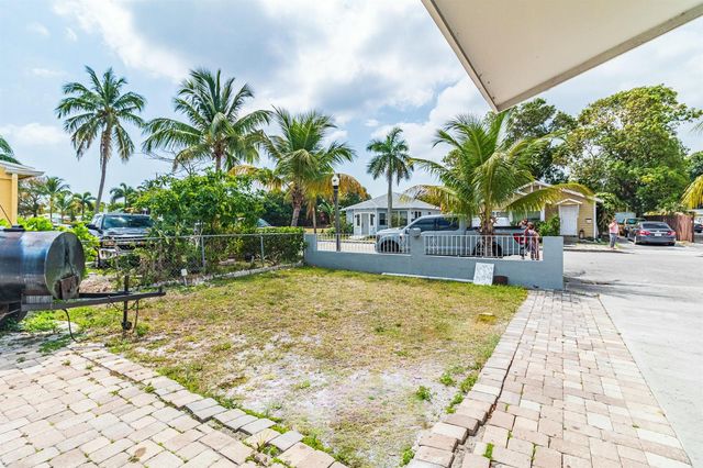 513 El Vedado, West Palm Beach, FL 33405