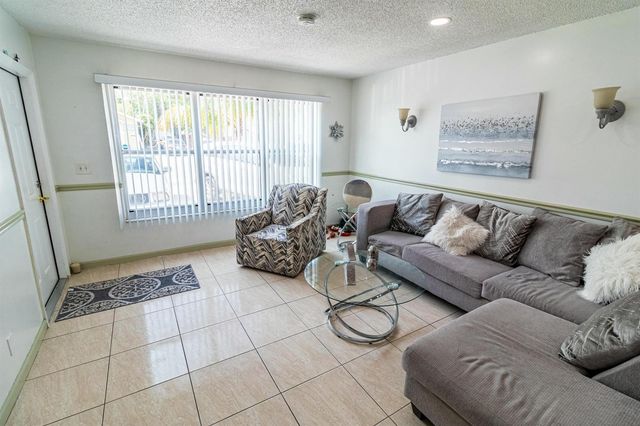 513 El Vedado, West Palm Beach, FL 33405