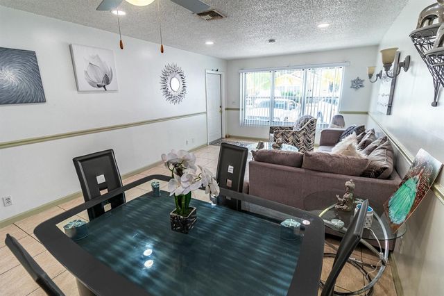 513 El Vedado, West Palm Beach, FL 33405
