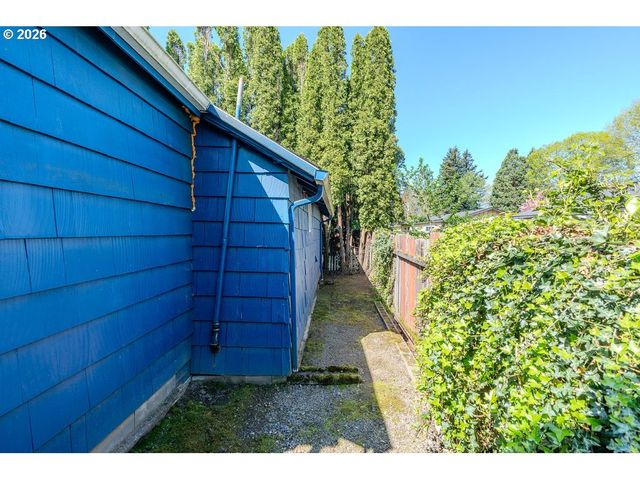 105 Nw 13TH St, Gresham, OR 97030