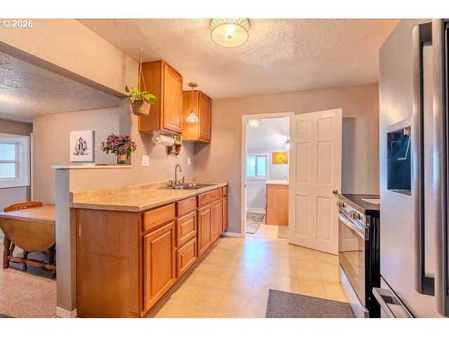 105 Nw 13TH St, Gresham, OR 97030