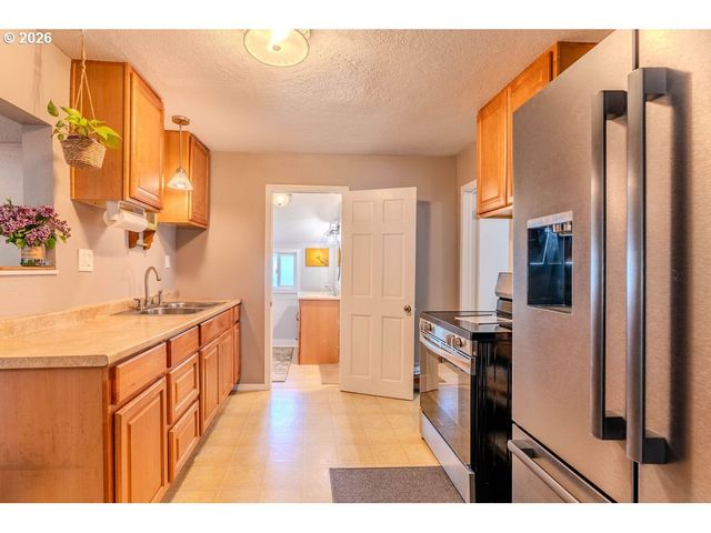 105 Nw 13TH St, Gresham, OR 97030