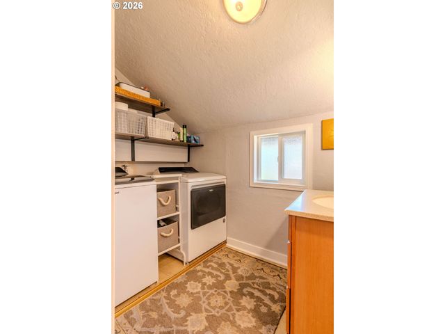 105 Nw 13TH St, Gresham, OR 97030