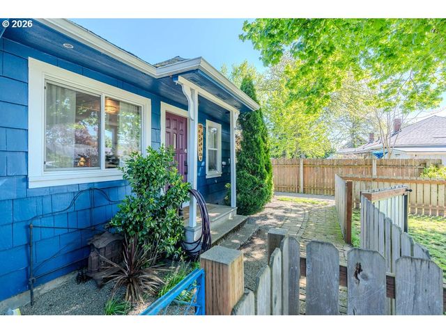 105 Nw 13TH St, Gresham, OR 97030