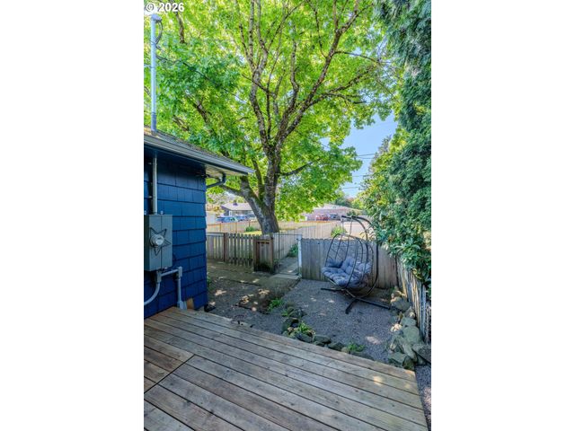 105 Nw 13TH St, Gresham, OR 97030