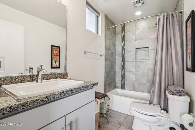 524 E AMES Place, Phoenix, AZ 85004