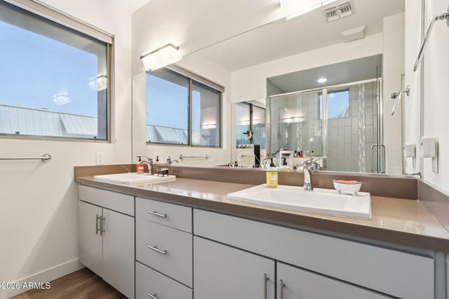 524 E AMES Place, Phoenix, AZ 85004