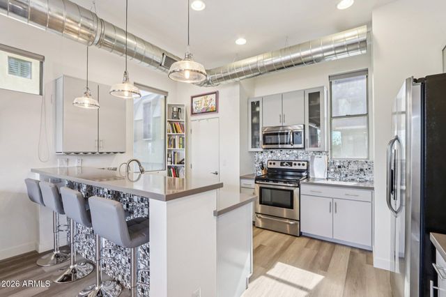 524 E AMES Place, Phoenix, AZ 85004