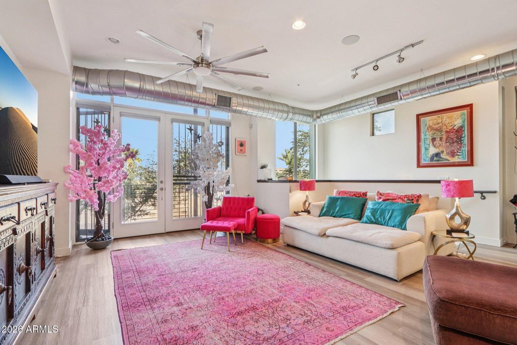 524 E AMES Place, Phoenix, AZ 85004