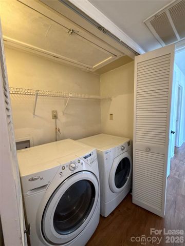 1823 J Julian Lane C, Charlotte, NC 28208