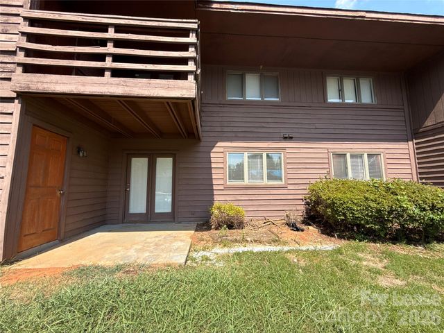 1823 J Julian Lane C, Charlotte, NC 28208