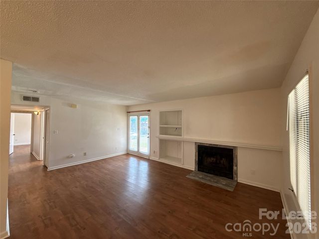 1823 J Julian Lane C, Charlotte, NC 28208