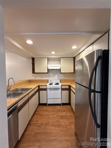 1823 J Julian Lane C, Charlotte, NC 28208