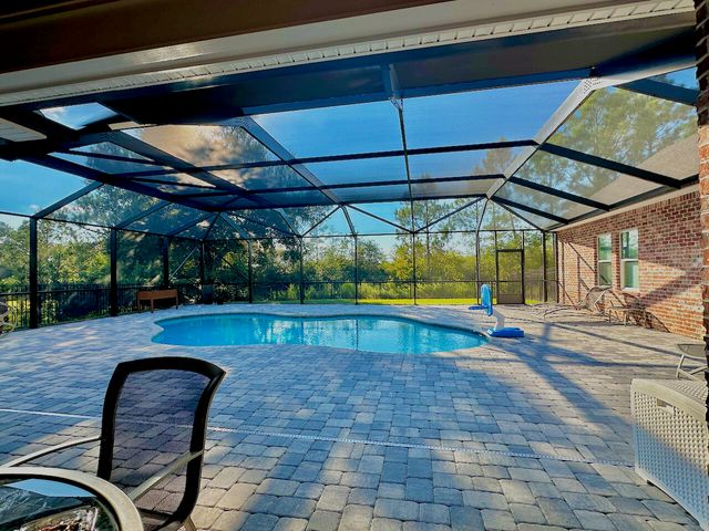 335 E Club House Drive, Freeport, FL 32439