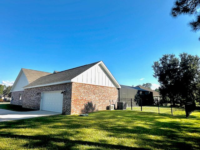 335 E Club House Drive, Freeport, FL 32439