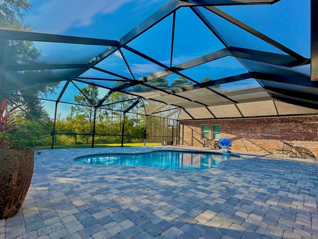 335 E Club House Drive, Freeport, FL 32439