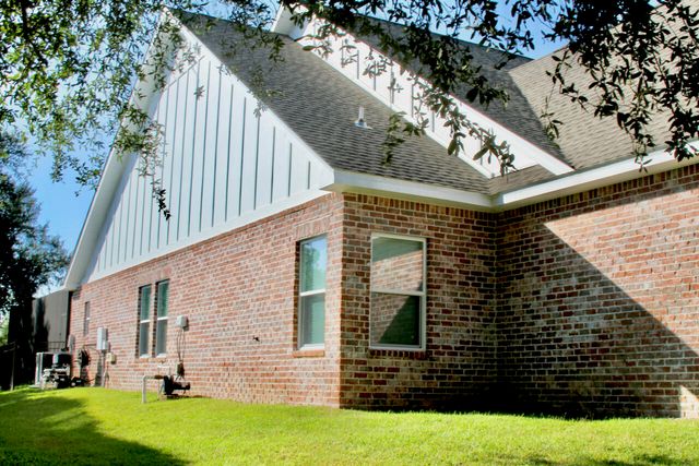 335 E Club House Drive, Freeport, FL 32439