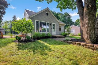 1745 N 118th STREET, Wauwatosa, WI 53226