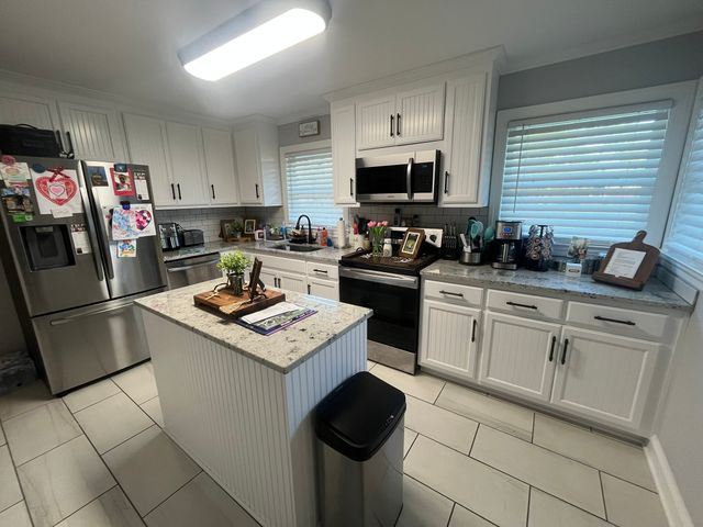 205 Winwood Dr, Lebanon, TN 37087
