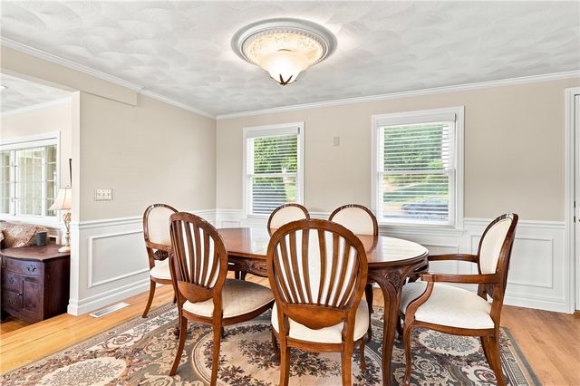 11 Hayfield Lane, Cumberland, RI 02864