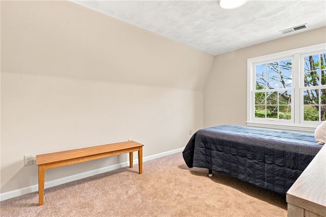 11 Hayfield Lane, Cumberland, RI 02864